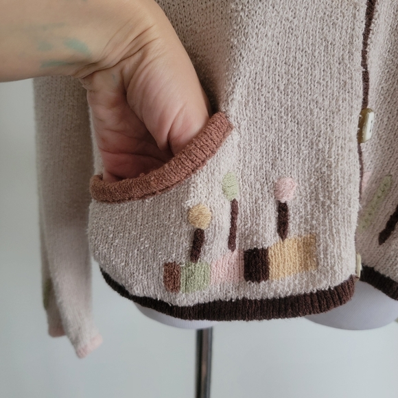 Vintage AnnTrinity Womens Cream Leaf Embroidered Cardigan/Jacket Sweater Knited - Picture 2 of 11